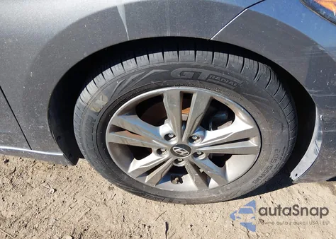 2018 Hyundai Elantra Value Edition z USA, uszkodzony, nr VIN 5NPD84LF1JH369083